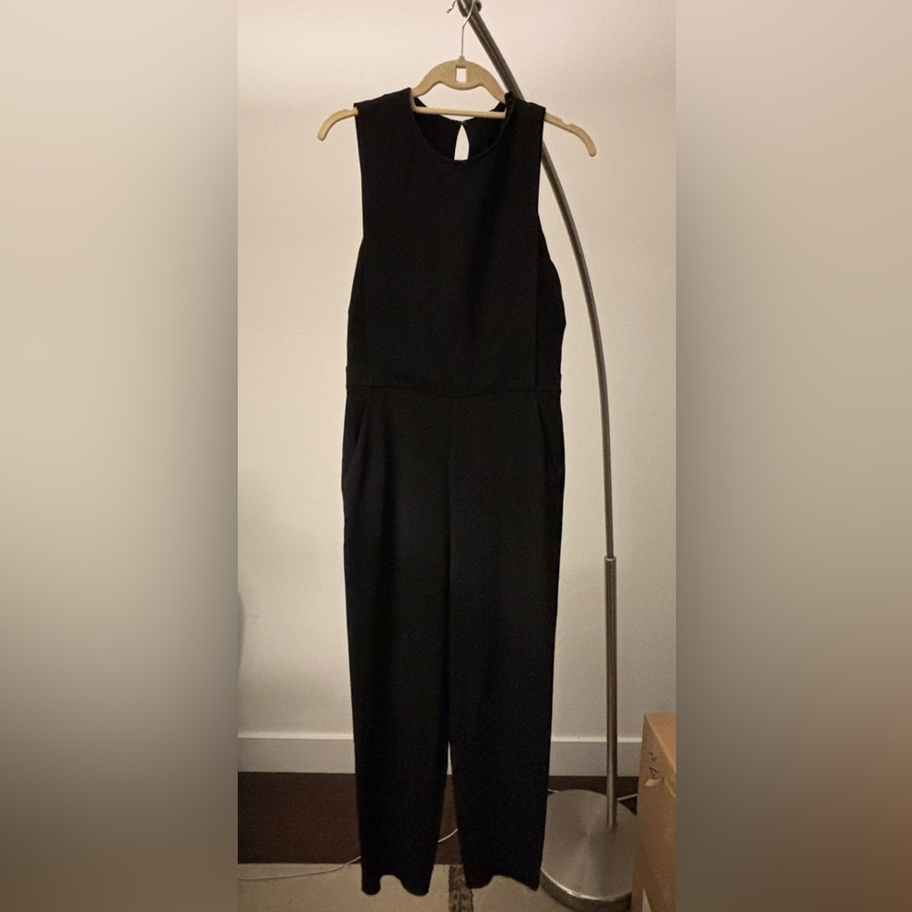 Theory jumpsuit, size 4, great condition